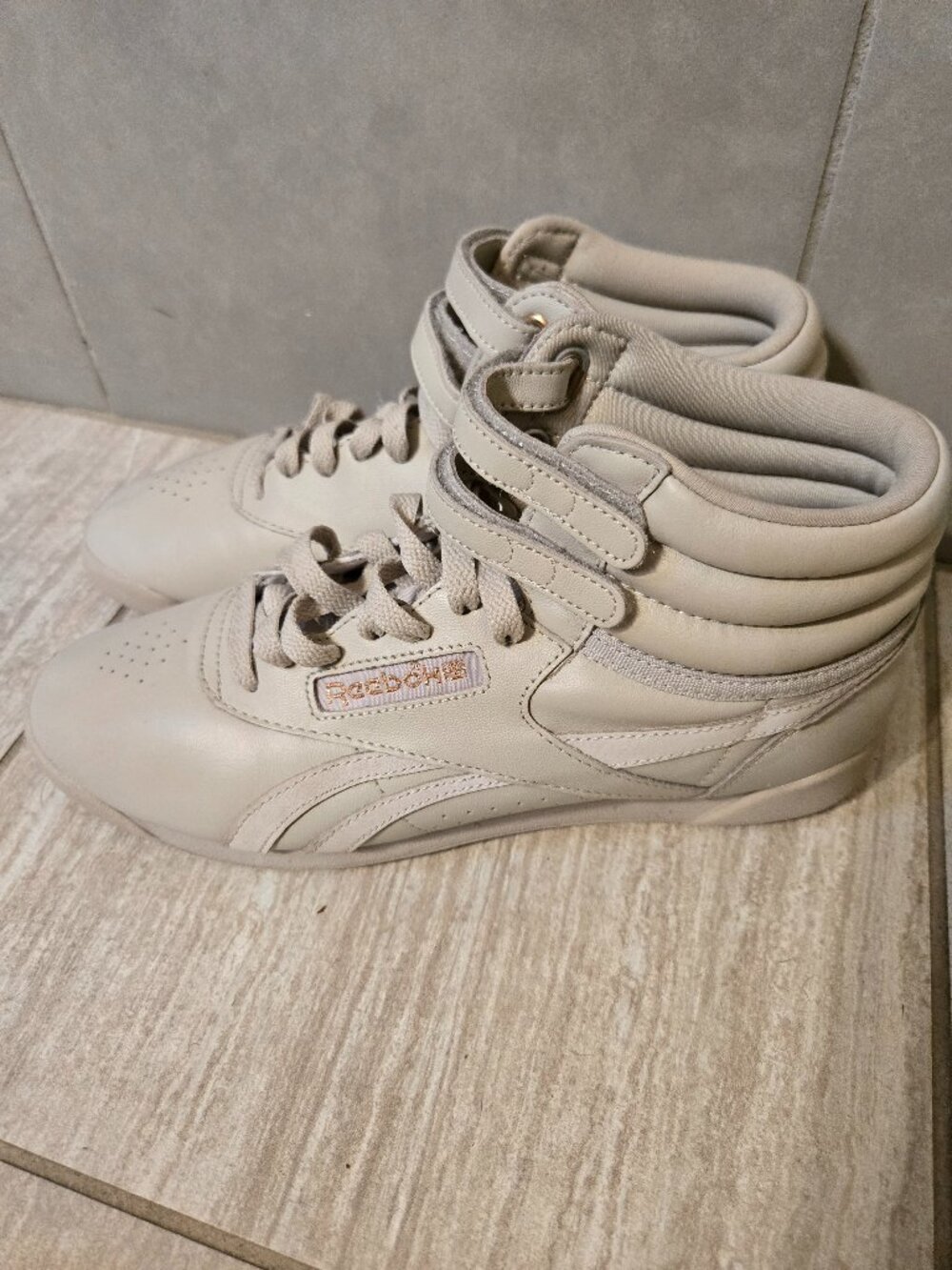 Light Grey Reebok Freestyle HiTops sz9